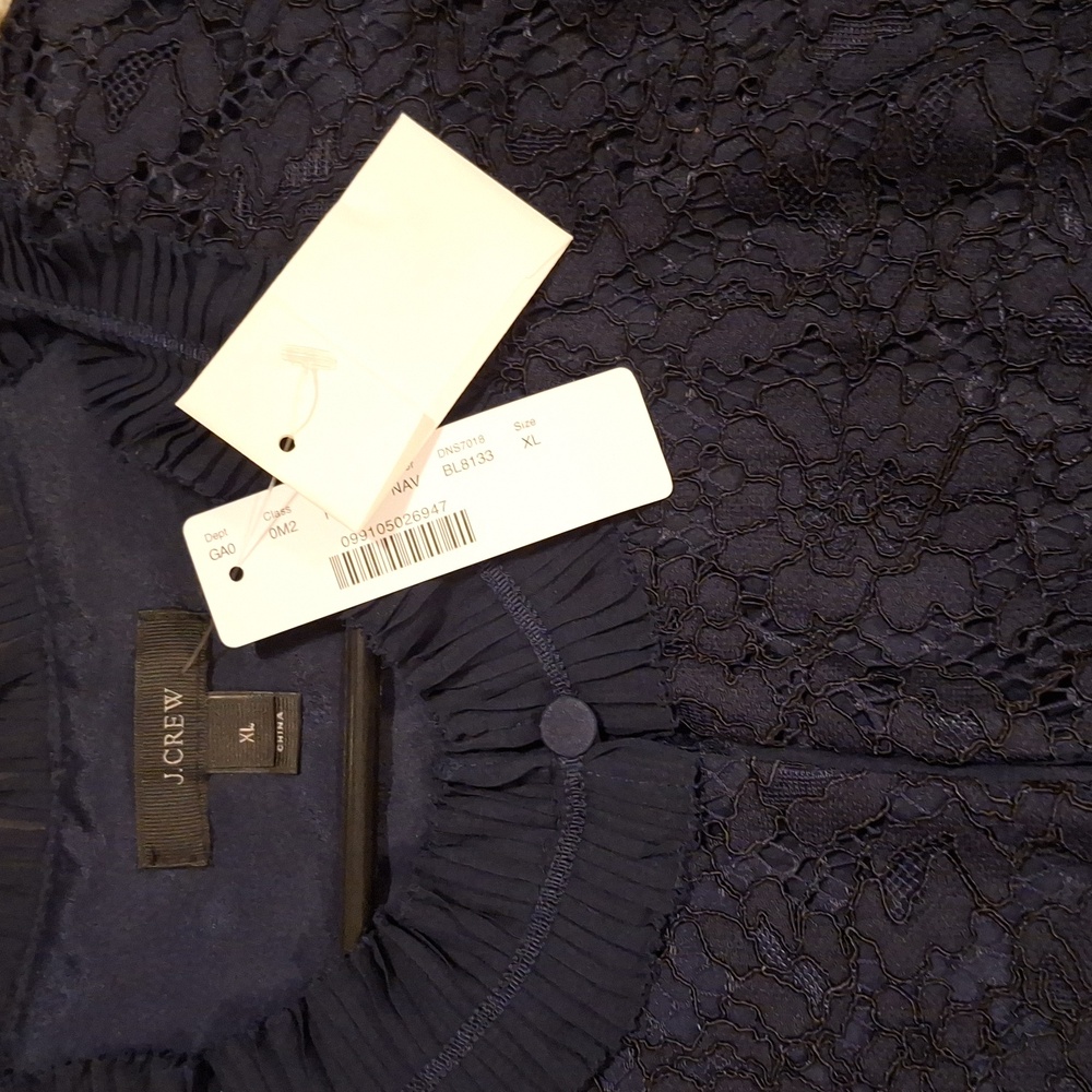 J Crew Lace Navy Lace Sleeveless Top - Picture 2 of 4